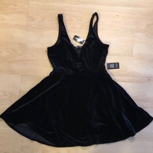 NWT! Size small velvet mini dress